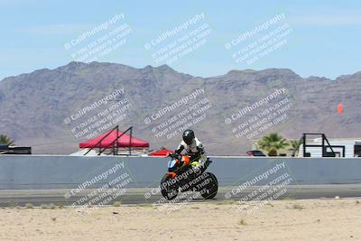 media/May-06-2024-Moto Forza (Mon) [[b33359f27d]]/2-Intermediate/Session 4 Front Straight Speed Pans/